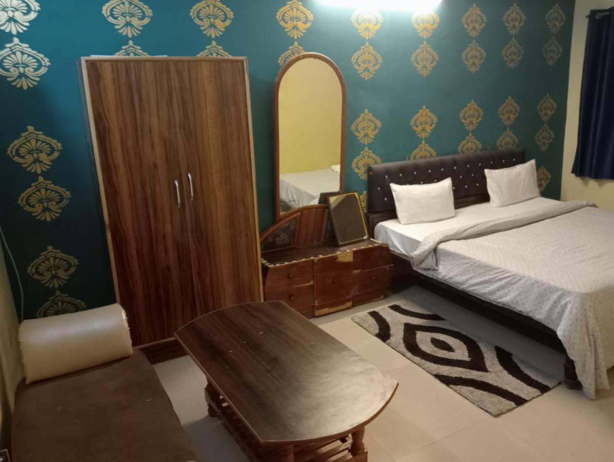 Gangotri Inn Waranasi Zewnętrze zdjęcie